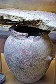 Volterra. La grandiosa serie di urne cinerarie del Museo Etrusco Guarnacci.